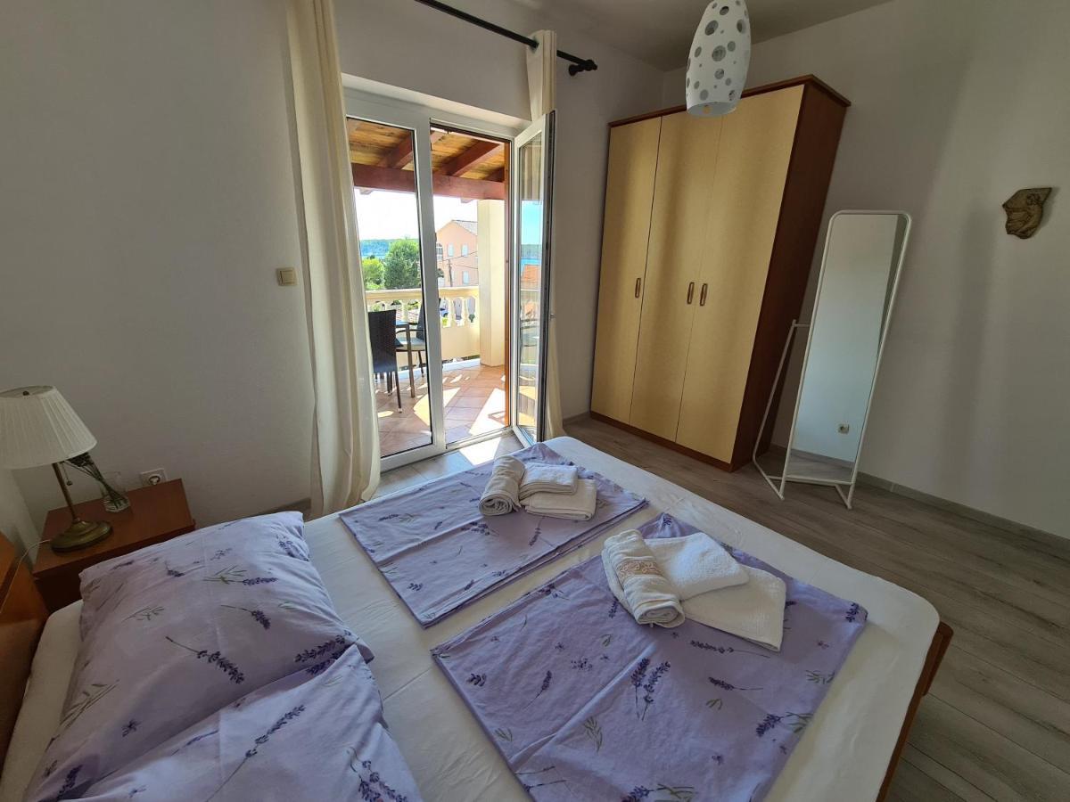 Apartman Karmen Barbat na Rabu Buitenkant foto