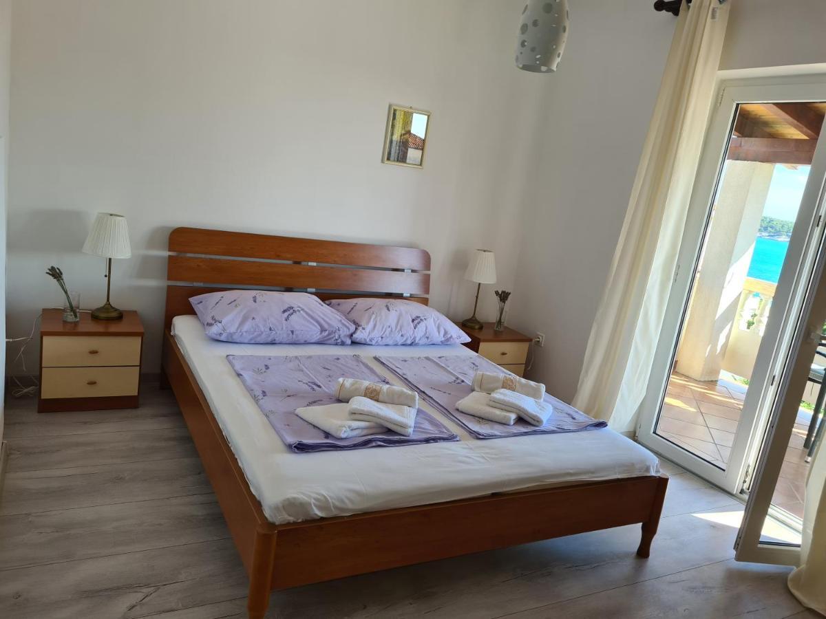 Apartman Karmen Barbat na Rabu Buitenkant foto
