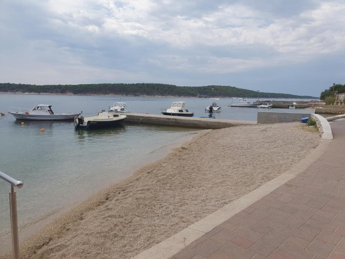 Apartman Karmen Barbat na Rabu Buitenkant foto