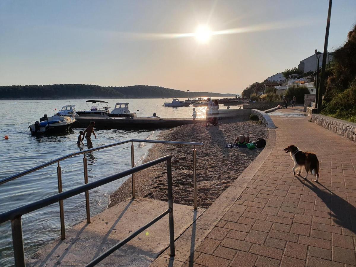 Apartman Karmen Barbat na Rabu Buitenkant foto